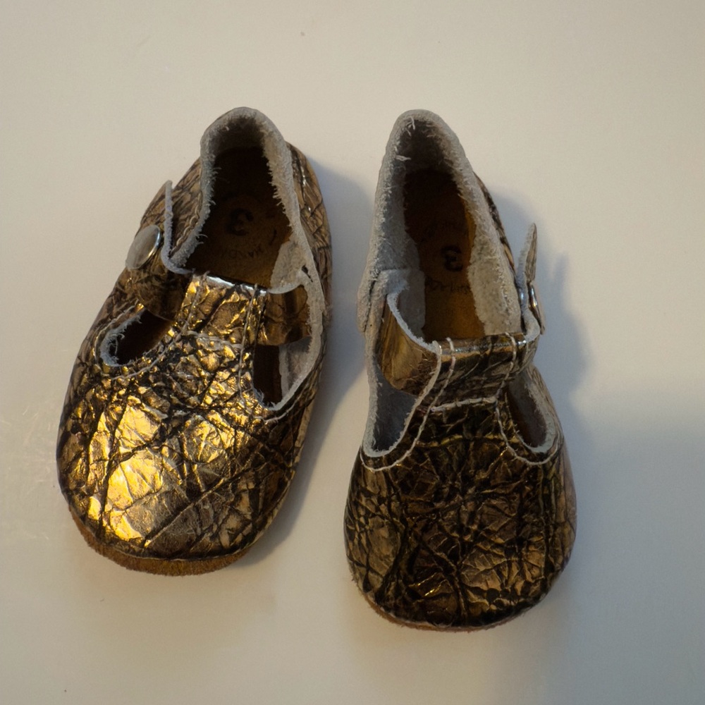 Size 3 Mon petit shoes antique gold t-straps